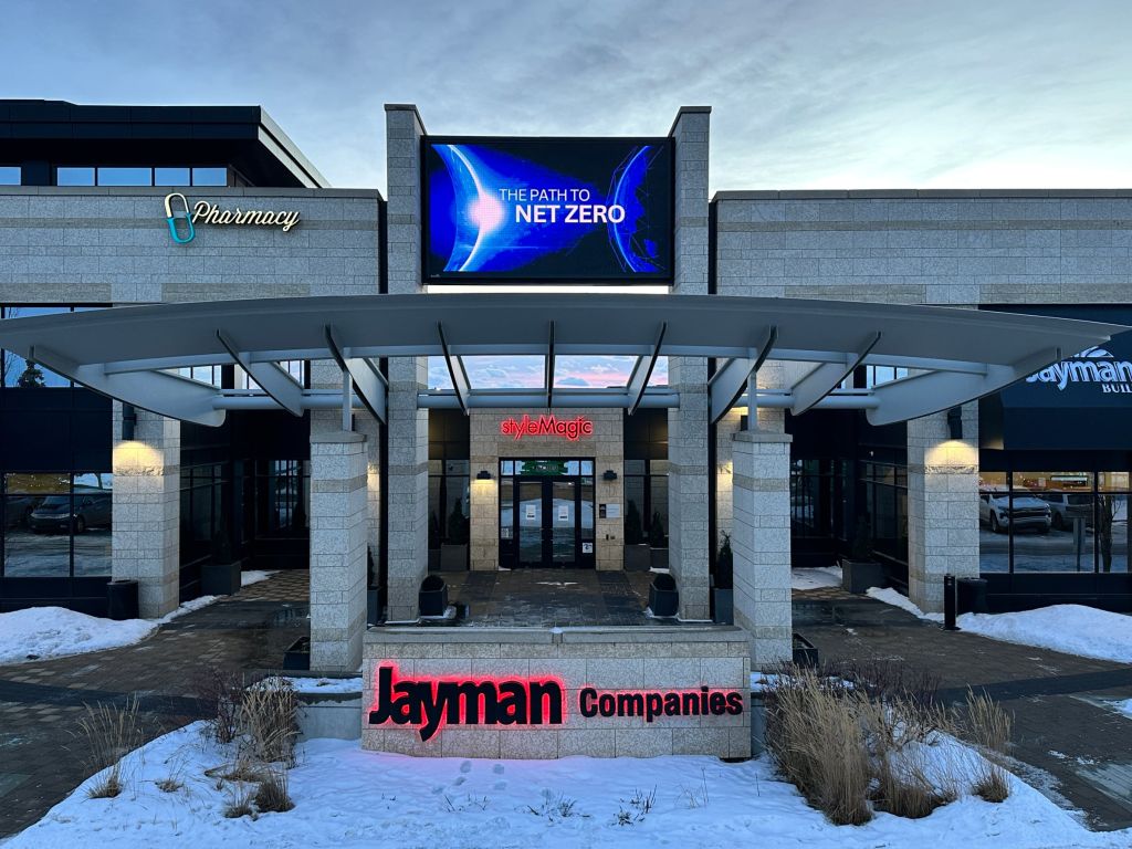Phase-3_BrightEdge pro-display business exterior signage display